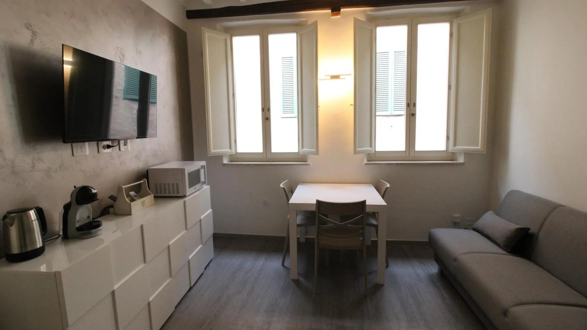 Benny House Apartment Siena 0*,
